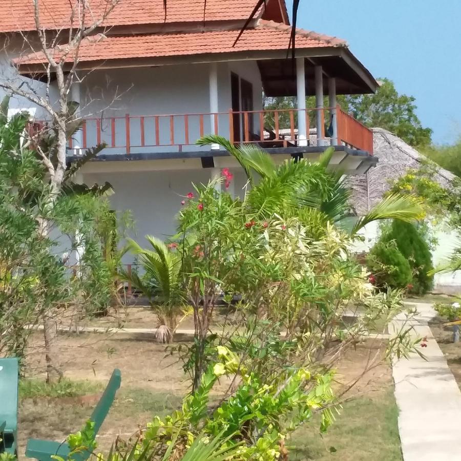 Pearl Cave Cabanas & Resturant Tangalle Exterior photo